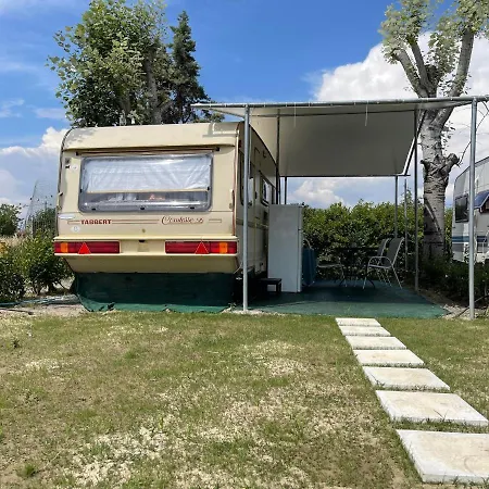 Aigeas Kamp alanı