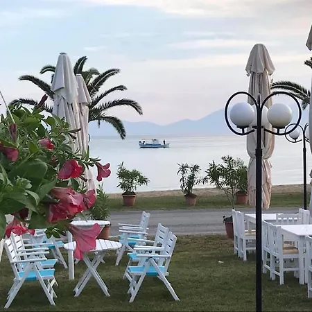 Aigeas Campsite Nea Kallikrateia
